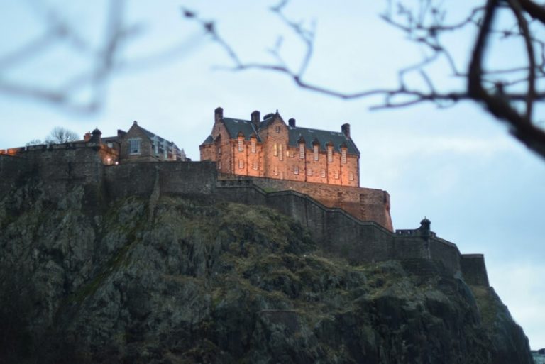 25 Telltale Signs You’re an Expat in Edinburgh