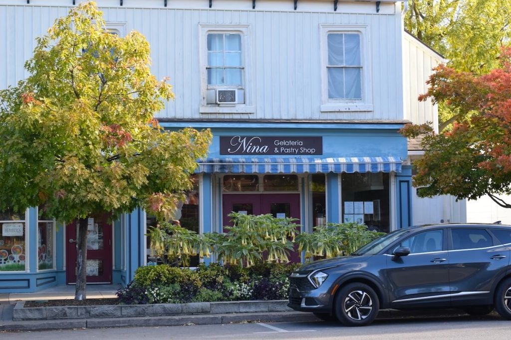 Outside view of Nina Gelateria in Niagara-on-the-Lake